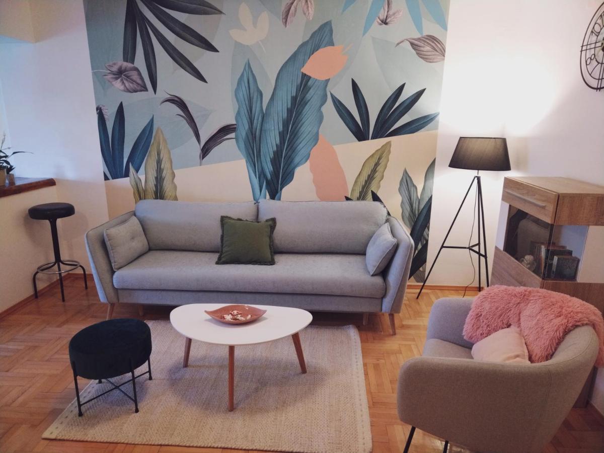 Apartments Radmila ポレッチ エクステリア 写真