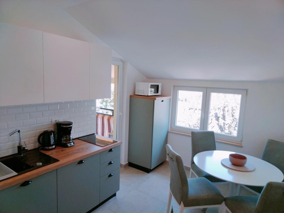 Apartments Radmila ポレッチ エクステリア 写真