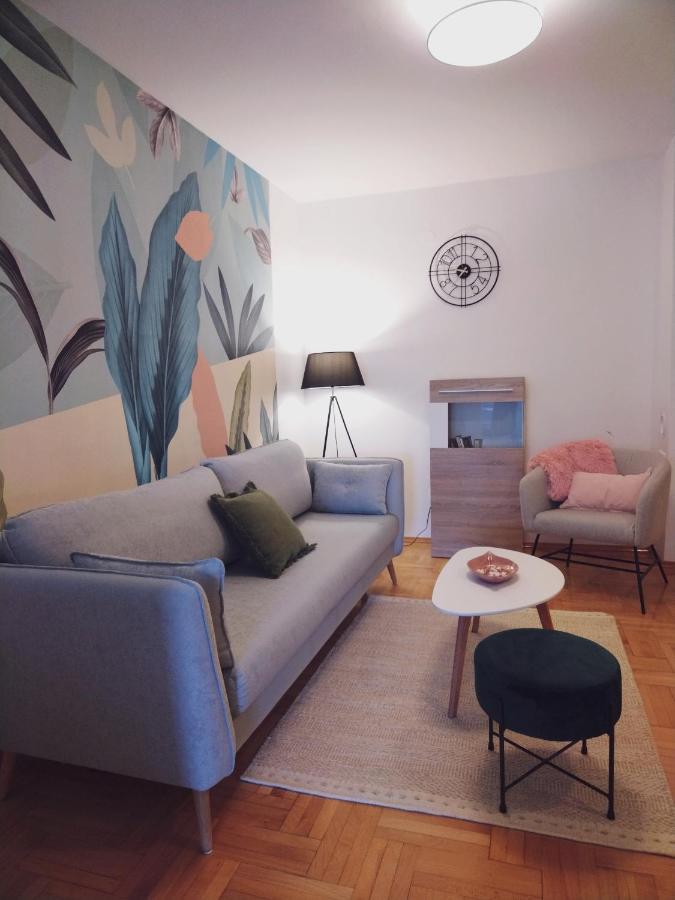 Apartments Radmila ポレッチ エクステリア 写真
