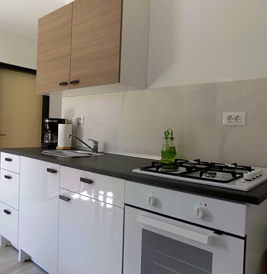 Apartments Radmila ポレッチ エクステリア 写真