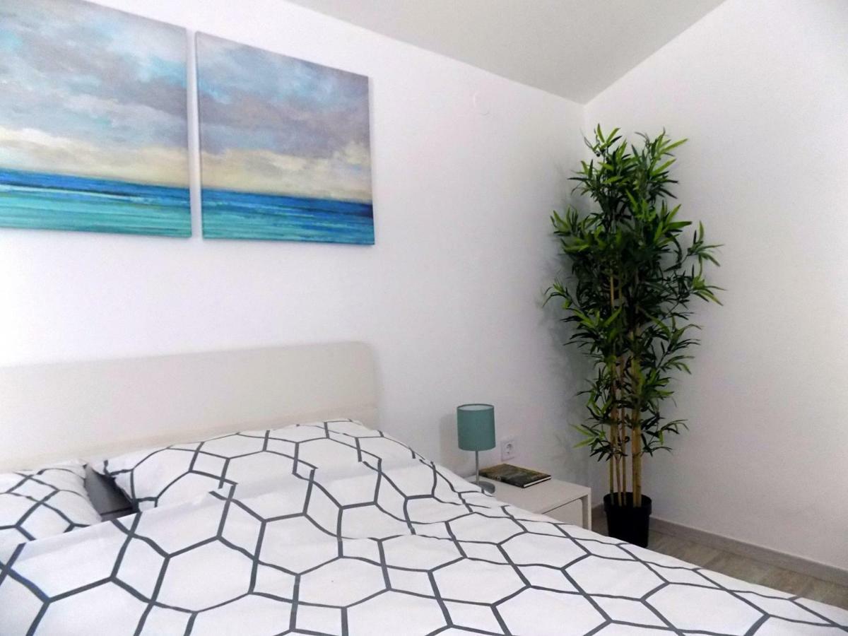 Apartments Radmila ポレッチ エクステリア 写真
