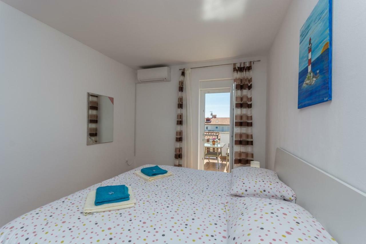 Apartments Radmila ポレッチ エクステリア 写真