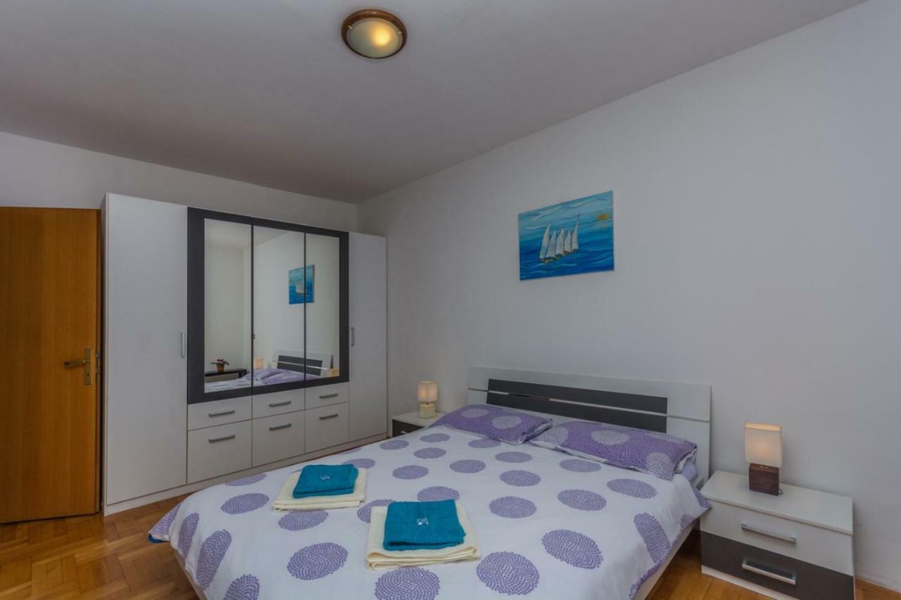 Apartments Radmila ポレッチ エクステリア 写真